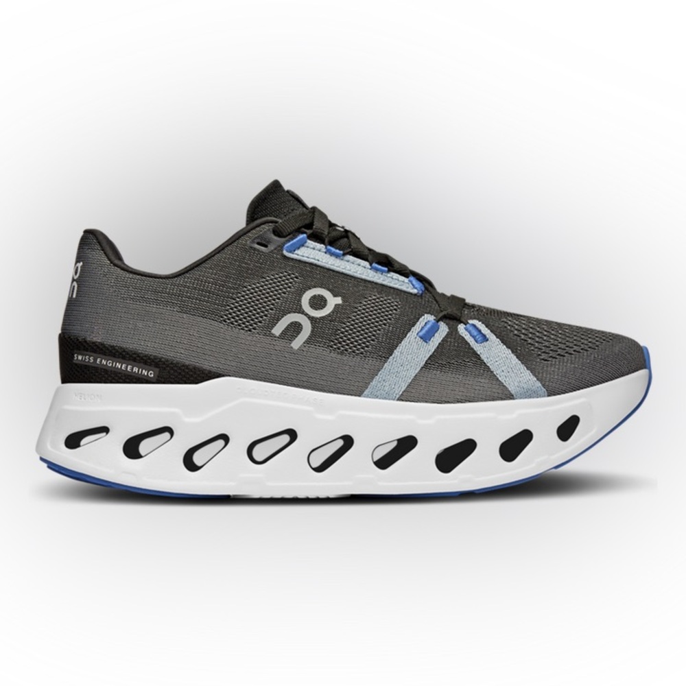 On Running Cloud eclipse size 7.5 women’s